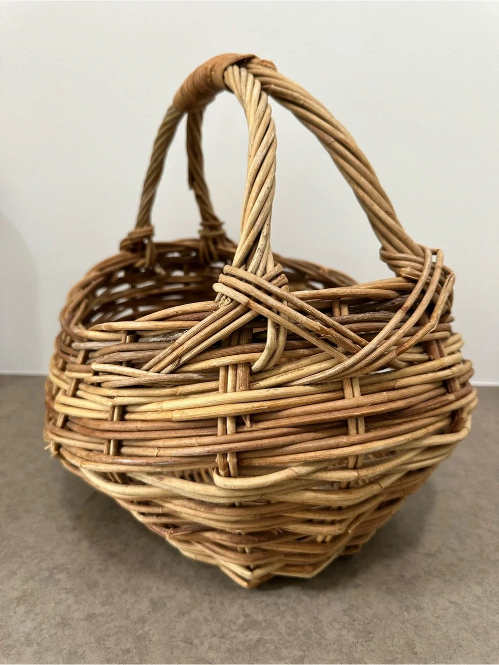 Vintage Rustic French Style Hand Woven Wicker Basket Harvest Gathering Handle